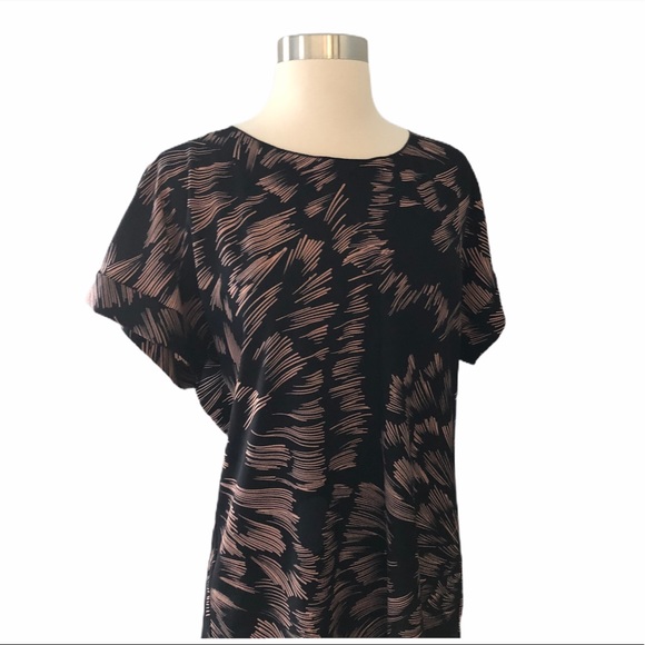 CAbi Tops - ✨2/$25 cabi Tate Printed Short Sleeve Black Top